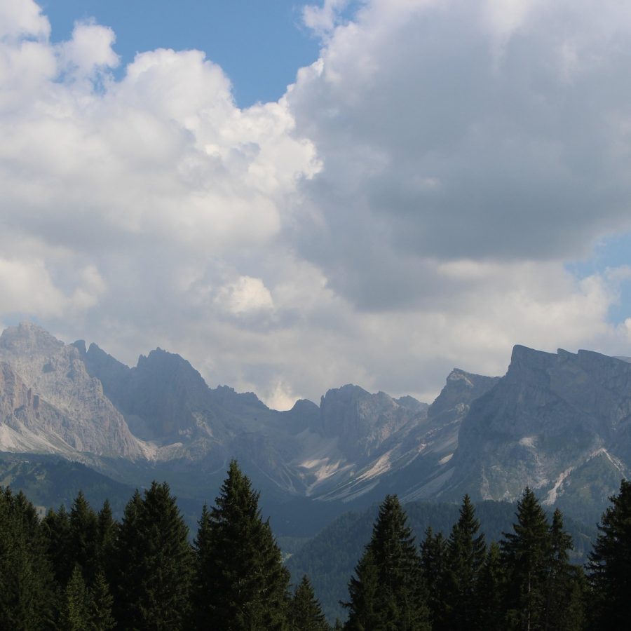 mariacristinaperica-mountains-7534285_1920
